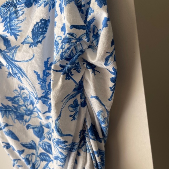 Anthropologie Maeve Shirred Floral Blue
Ruched Side Tie Shoulder Tank Small - Picture 6 of 7